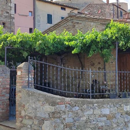 卡斯蒂戈隆·多尔希亚La Casina Di Nonna Lola别墅 外观 照片