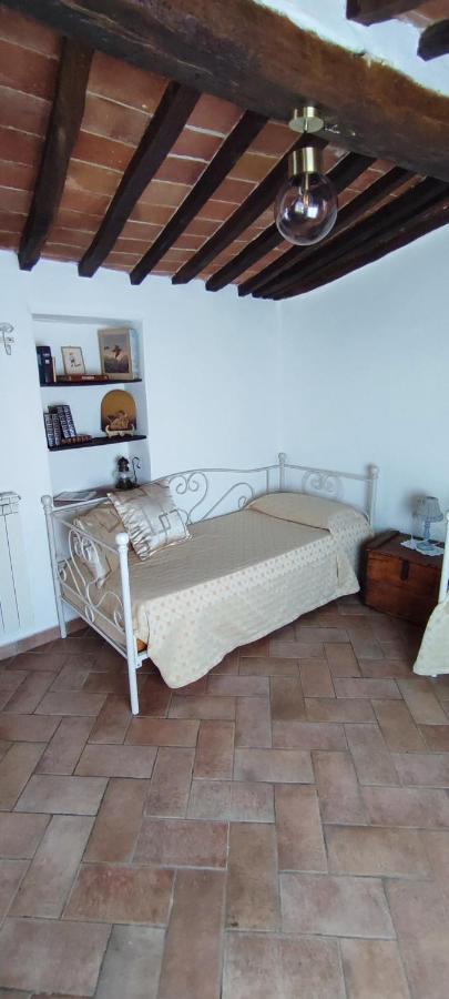 卡斯蒂戈隆·多尔希亚La Casina Di Nonna Lola别墅 外观 照片
