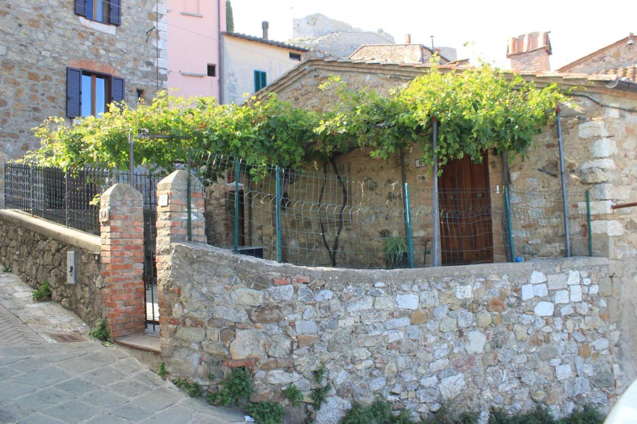 卡斯蒂戈隆·多尔希亚La Casina Di Nonna Lola别墅 外观 照片